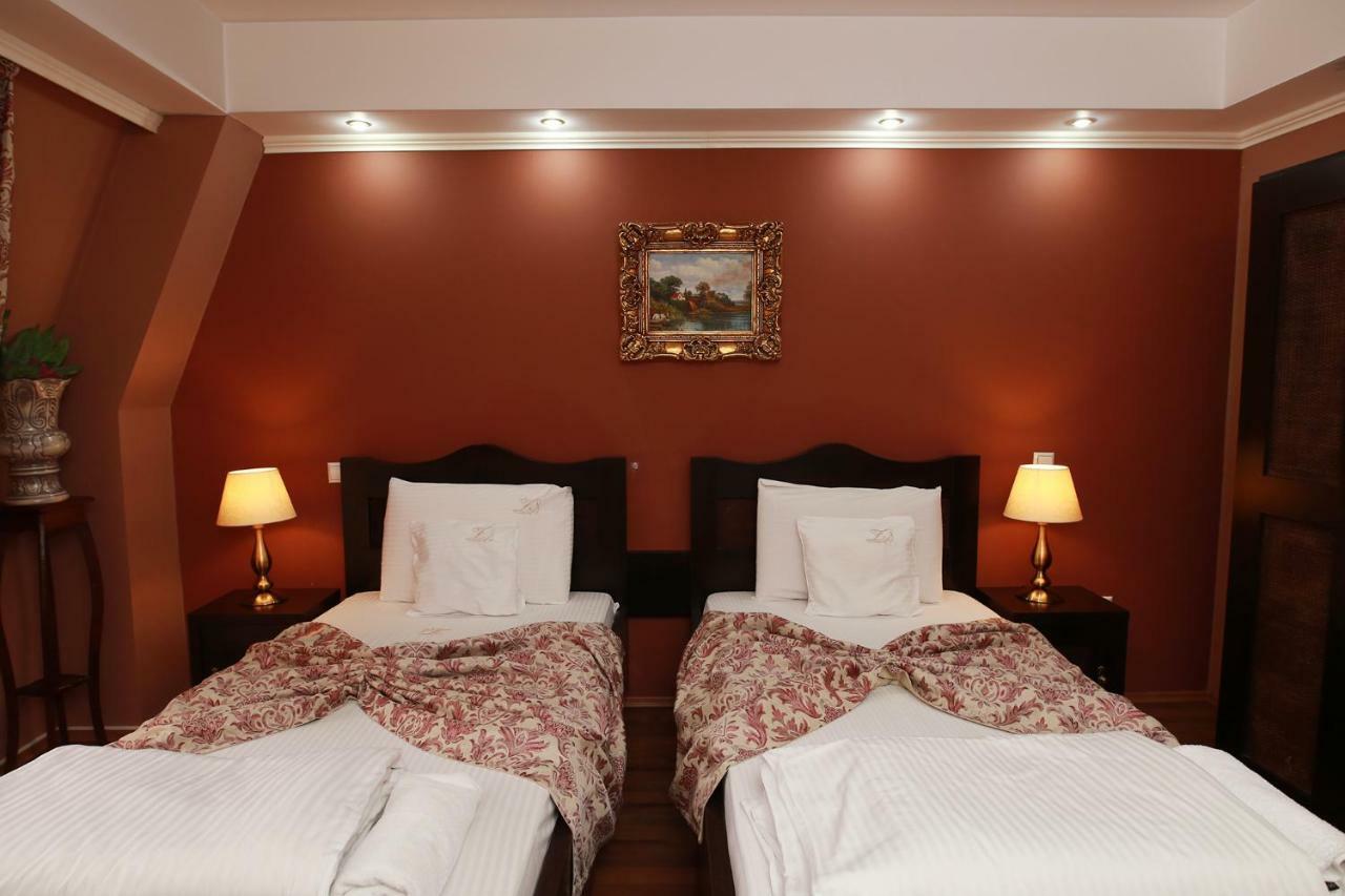 Hotel-Pensiunea Zefir Τιμισοάρα Εξωτερικό φωτογραφία