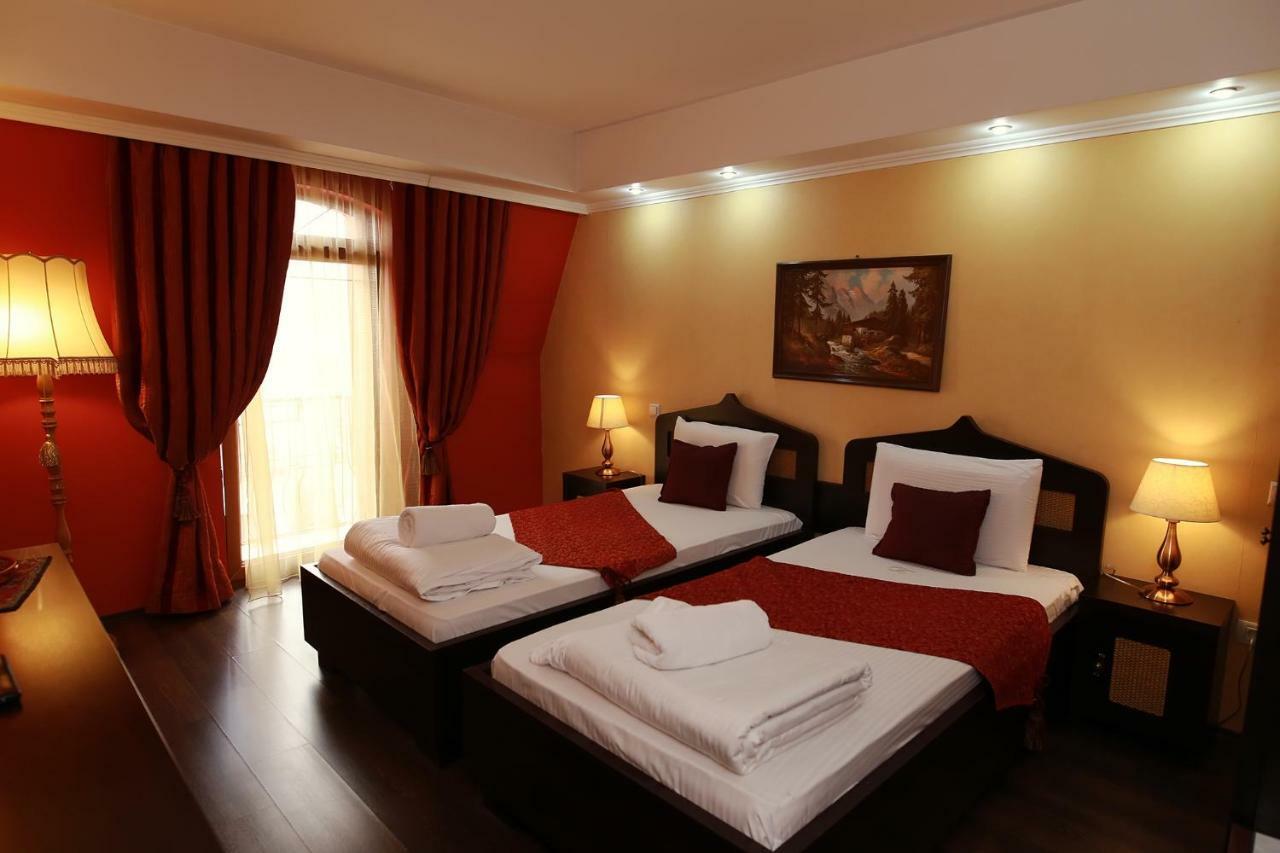 Hotel-Pensiunea Zefir Τιμισοάρα Εξωτερικό φωτογραφία