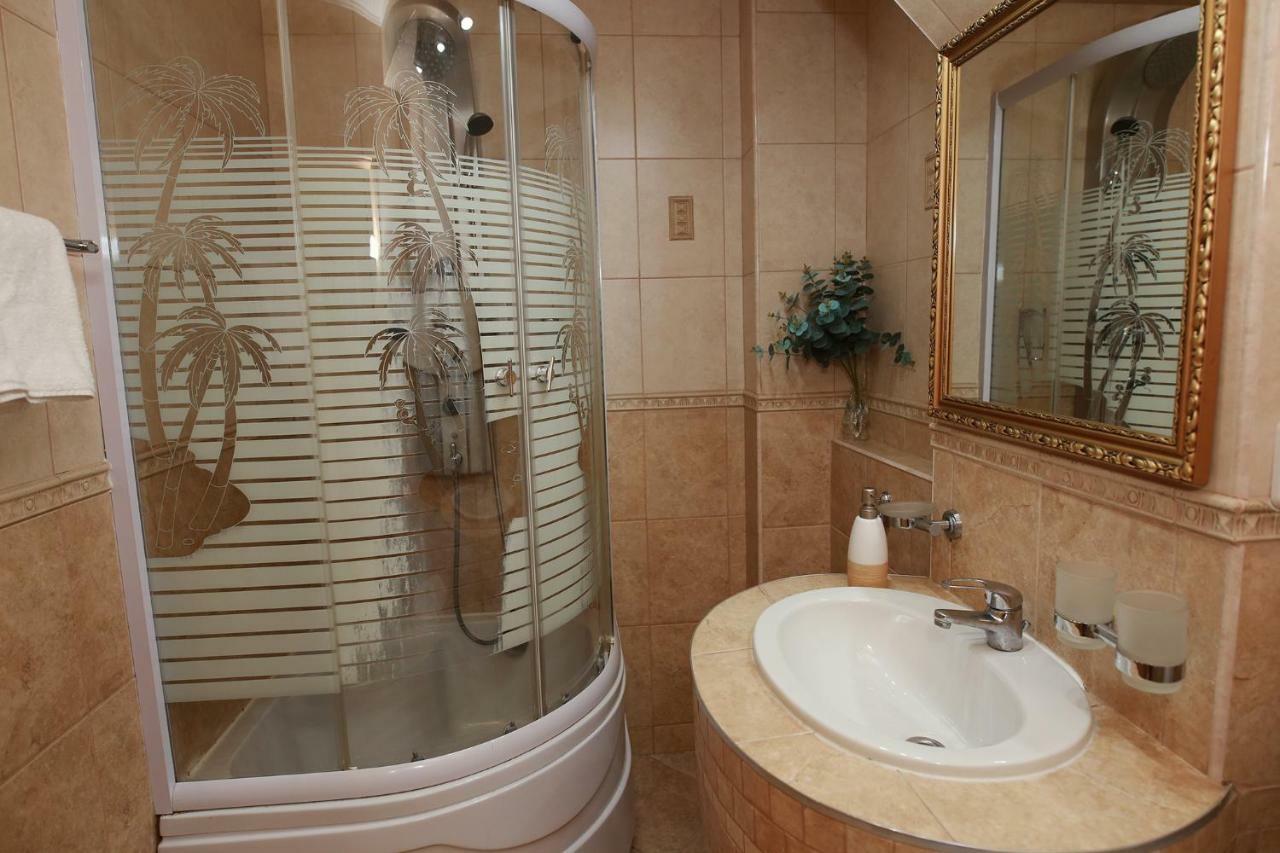 Hotel-Pensiunea Zefir Τιμισοάρα Εξωτερικό φωτογραφία