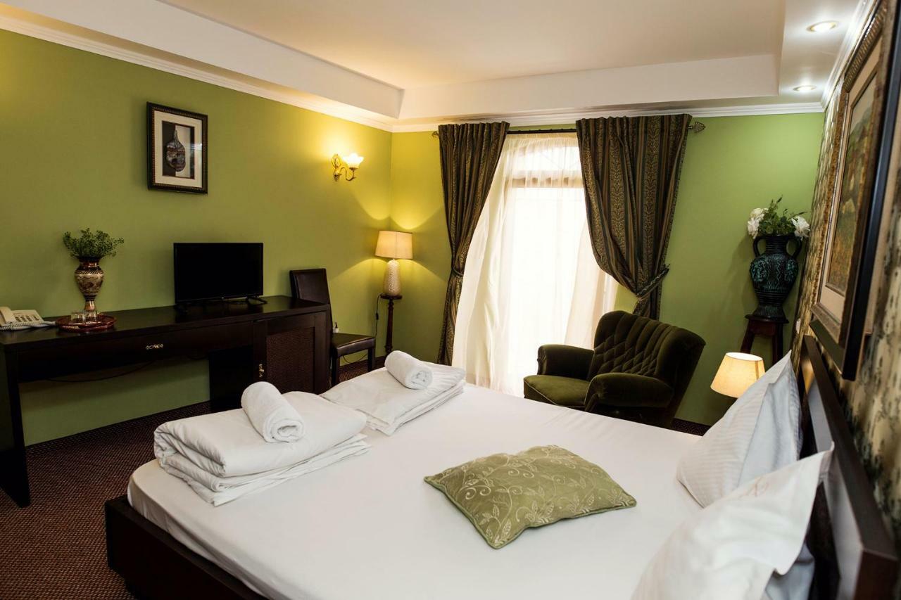 Hotel-Pensiunea Zefir Τιμισοάρα Εξωτερικό φωτογραφία