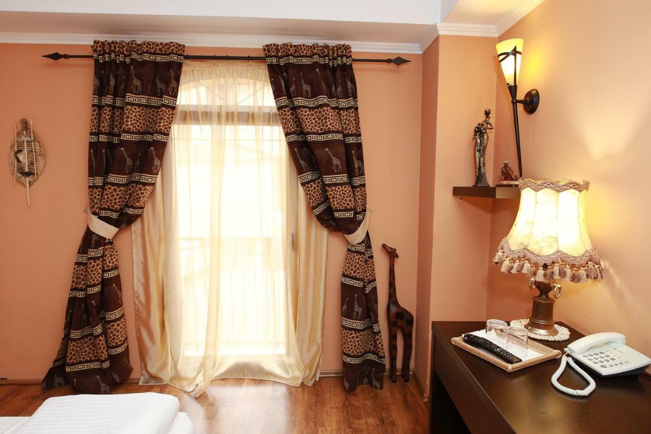 Hotel-Pensiunea Zefir Τιμισοάρα Εξωτερικό φωτογραφία