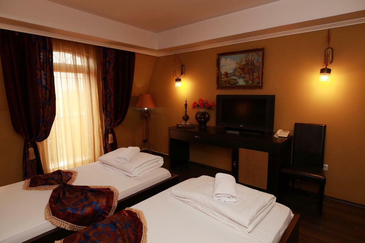 Hotel-Pensiunea Zefir Τιμισοάρα Εξωτερικό φωτογραφία